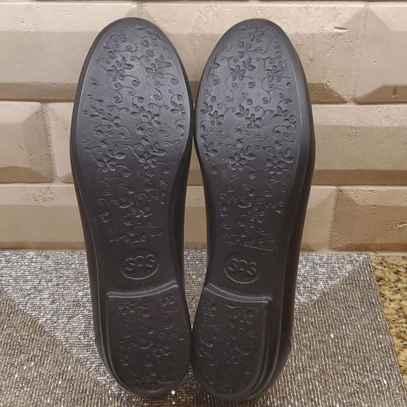 SOLD!! SAS Scenic Black Leather Ballet Flat - Size 7N - Picture 5 of 8